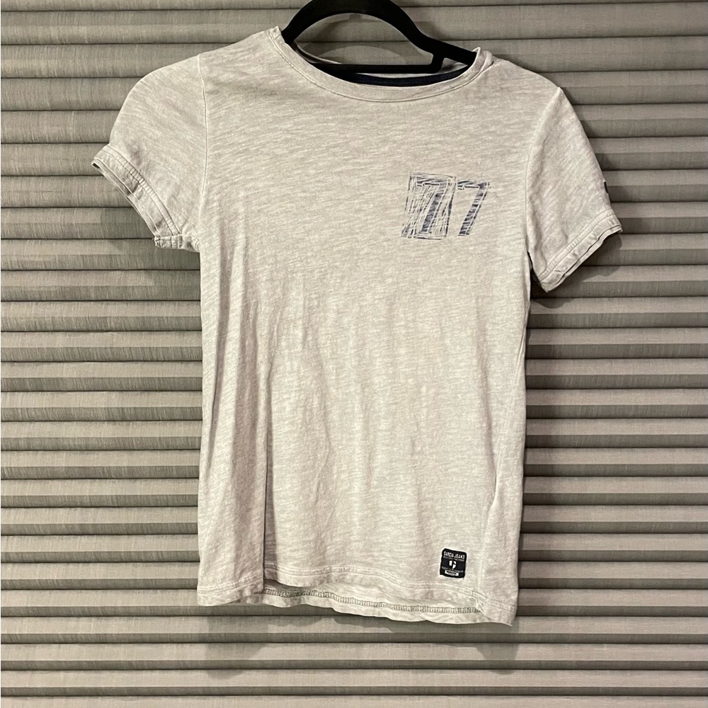 Garcia Jeans shirt youth size. Fits a bit age 9-12.